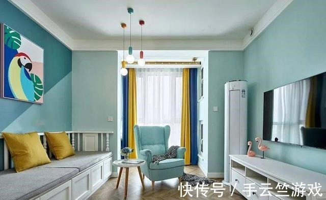 北欧风|他家客厅设计真奇特，一排卡座客餐厅共用，沙发全省了，头次见过！