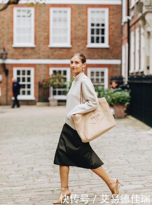 洋气|今秋火了一种穿法,叫“毛衣+半身裙”,青春又洋气,时髦一整季