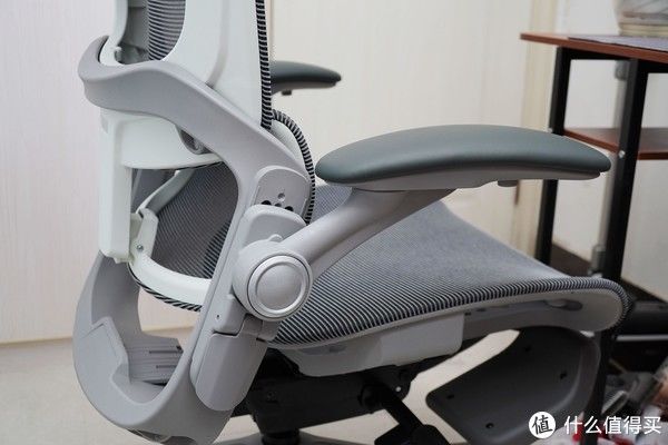 坐垫|品质生活 篇六十六：从网易严选人体工学椅3.0 VS 2.0，看人体工学椅怎么选？