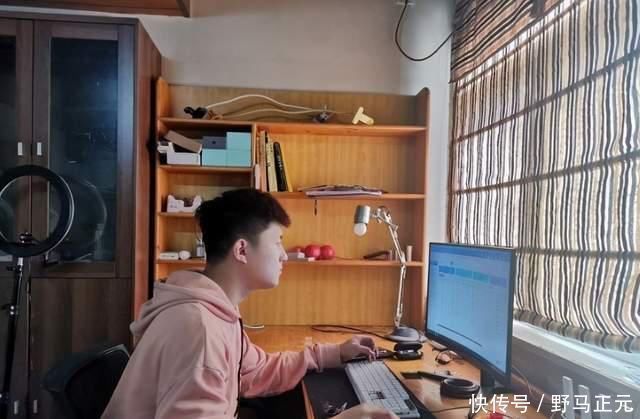 父母|985大学生,活成一个“笑话”,父母:砸锅卖铁供他读书错了吗