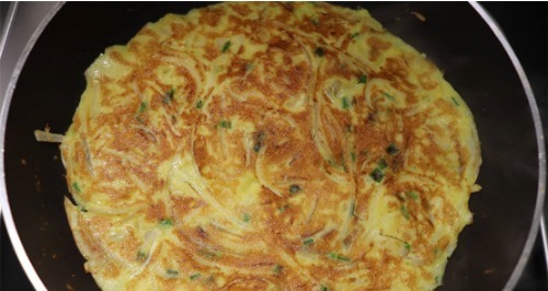 炖汤|冬天要多吃洋葱,加2个鸡蛋,不炒不腌不炖汤,出锅孩子抢吃光