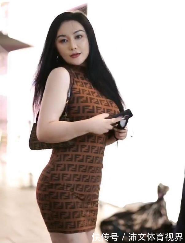 知性|无袖贴身连衣裙,内衬迷人身材,释放女性的知性!