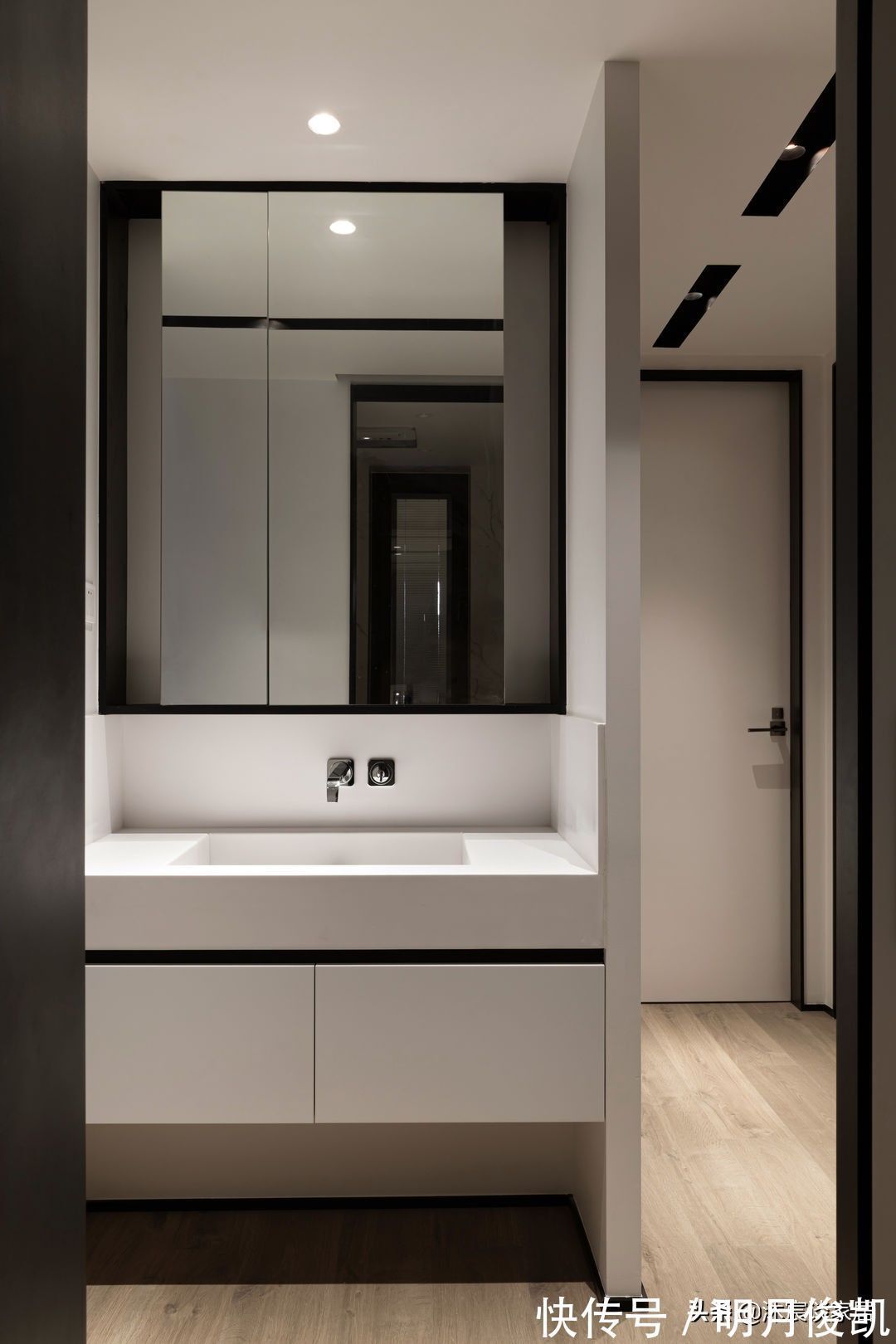 典范|她家虽然不大,但称得上装修典范,不仅拥有大量收纳,还极简好看