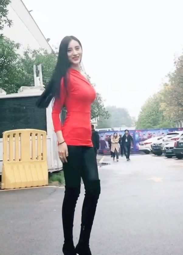 清新甜美的网红小姐姐,百看不厌,却又让人记不住她的美