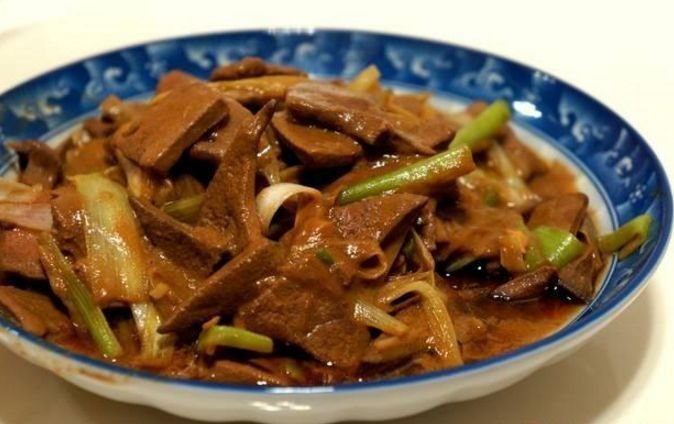 美食精选:素炒茶豆,秋葵炒鸡蛋,葱爆肝尖,红烧肥肠的做法