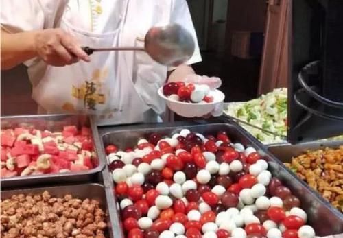 学生被食堂逼得胆大,原谅色鸡腿不敢吃,看完后,网友:敢吃的都是大神
