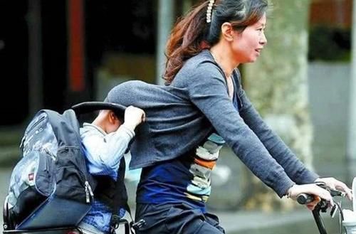 孩子|全职妈妈和上班族妈妈带的娃有啥不同？差距明显，一眼就能看出