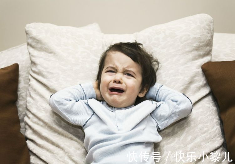 忒咪|宝宝发脾气时,你的“第一句话”至关重要,可能很多父母说错了