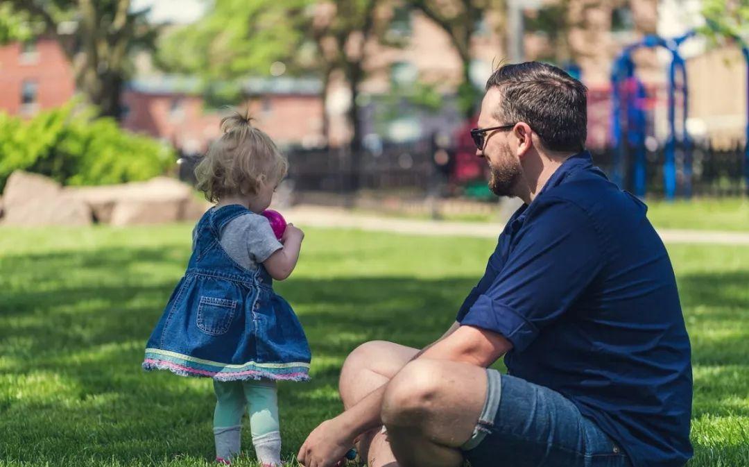 孩子|谁带大的娃智商更好?爸爸?妈妈?还是奶奶?耶鲁大学公布了答案