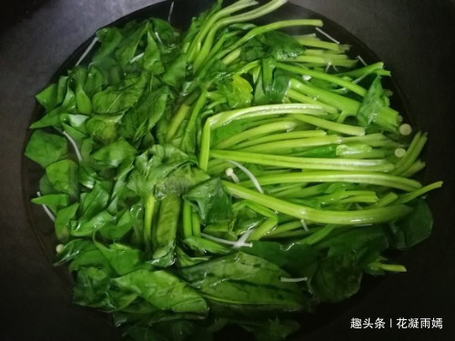 凉拌菜|菠菜和此物绝配，被闺蜜称为“减肥菜”，连吃半月瘦8斤，真厉害