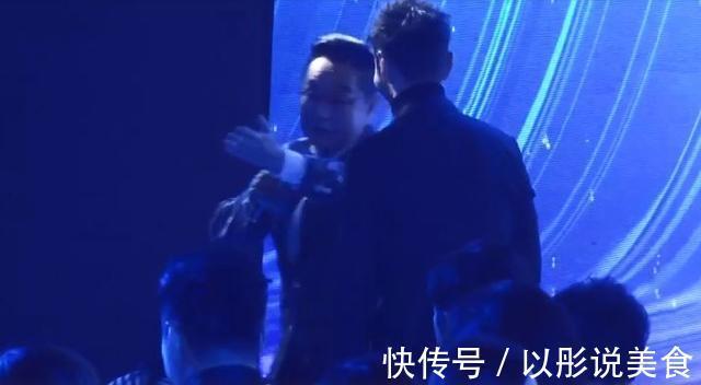 黄晓明活动现场再现“明言”,一句“您大还是我大”让张绍刚尴尬