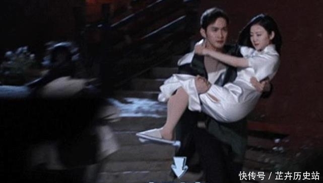 抱景甜|张彬彬公主抱baby,手放的位置很讲究,跟抱景甜时不一样