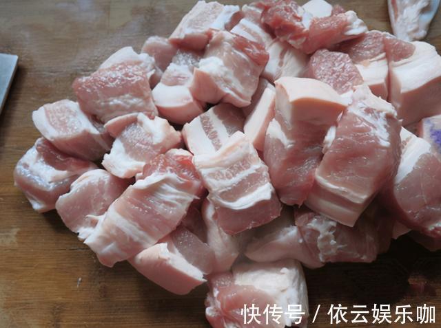 焯水|做红烧肉时，不要先焯水！大厨教你简单做法，入口即化，肥而不腻