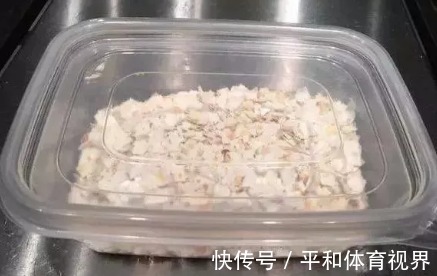 花盆里随手撒把鸡蛋壳,想不到发生了这么神奇的效果