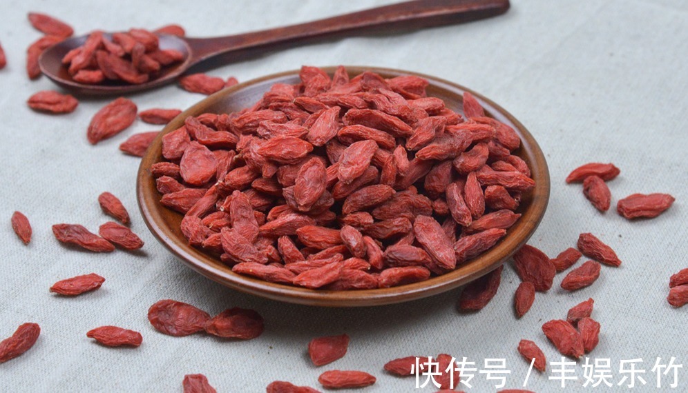 枸杞|枸杞泡水,切记这两点,否则营养就浪费了,一点作用都没有!