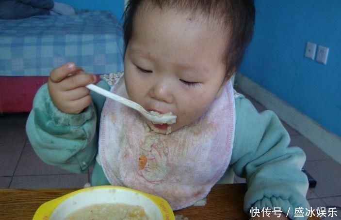 油炸食物|劝告3种食物睡前最好少给娃吃，会让孩子脾虚积食，家长要了解