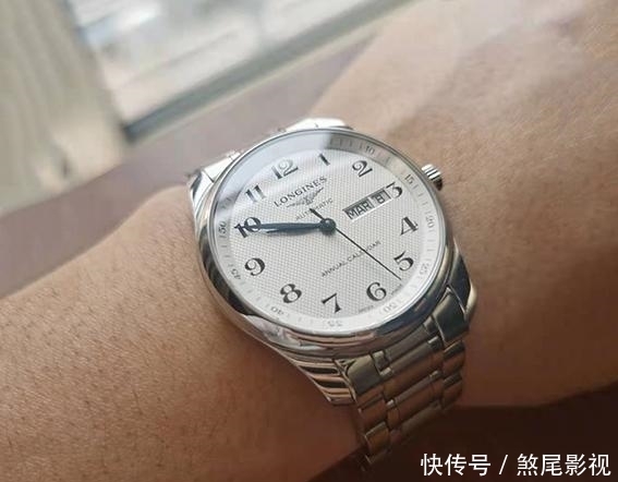 夏季|万元正装表夏季怎么选?浪琴VS欧米茄,有对比才有优劣