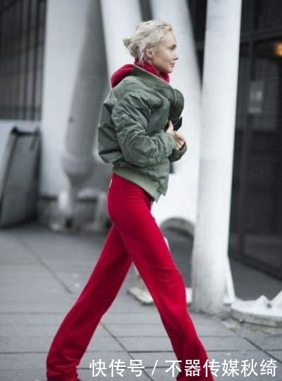 看着|咖啡色的穿搭适合冬季穿,看着深沉,但是搭配好很高级