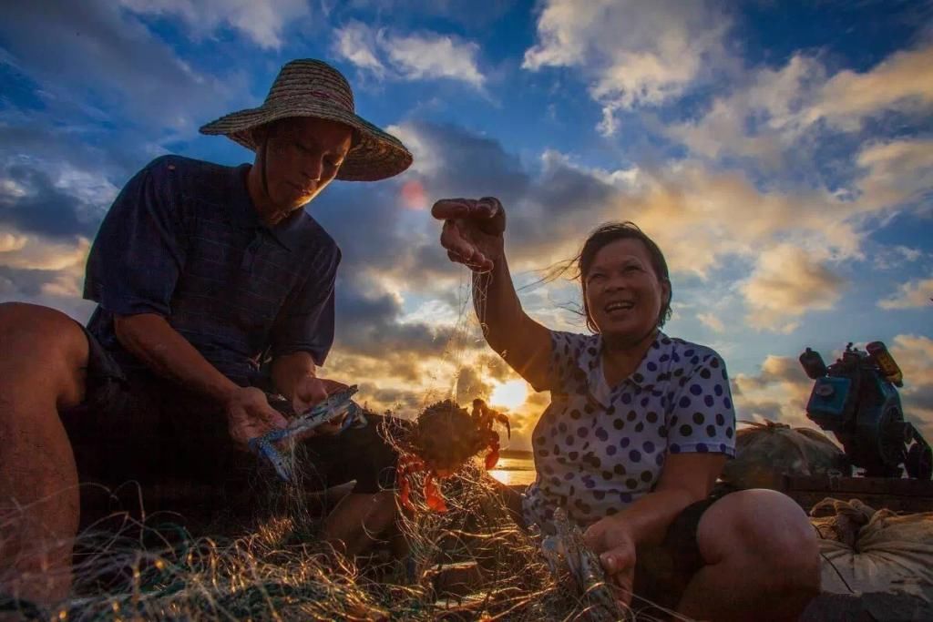 京族人|中国唯一的海洋民族，人口只有2.8万，曾经穷到“顿顿吃海鲜”