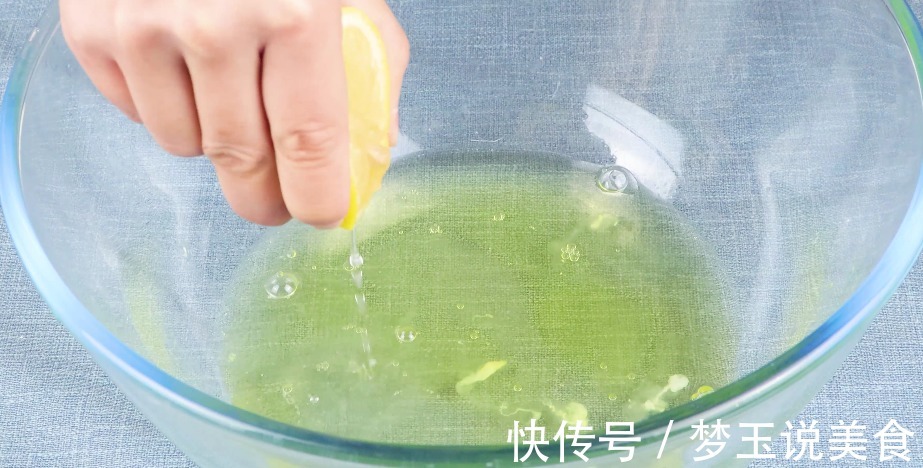 电饭锅蛋糕教你这样做,简单又有营养,蒸出来的蛋糕松软、味道香!