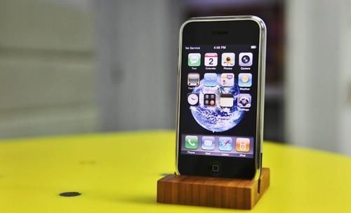 山寨|当年被称山寨iPhone的国产机，如今反超苹果华为，跃居全球第二