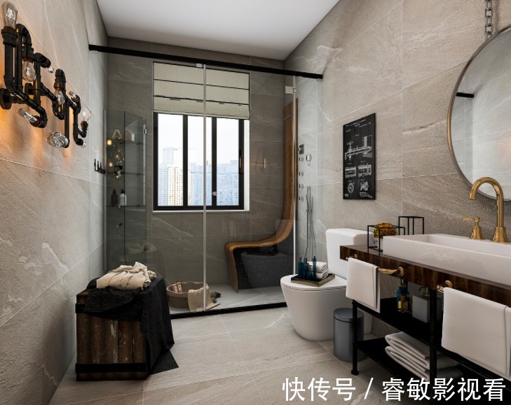 阳台|楼上邻居把阳台改成卫生间，老公笑着同意，一周后老公哭着说后悔