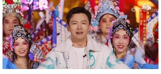 張韜：首秀央視元宵晚會，坐鎮(zhèn)四川分會場又主持又唱歌又有表演秀