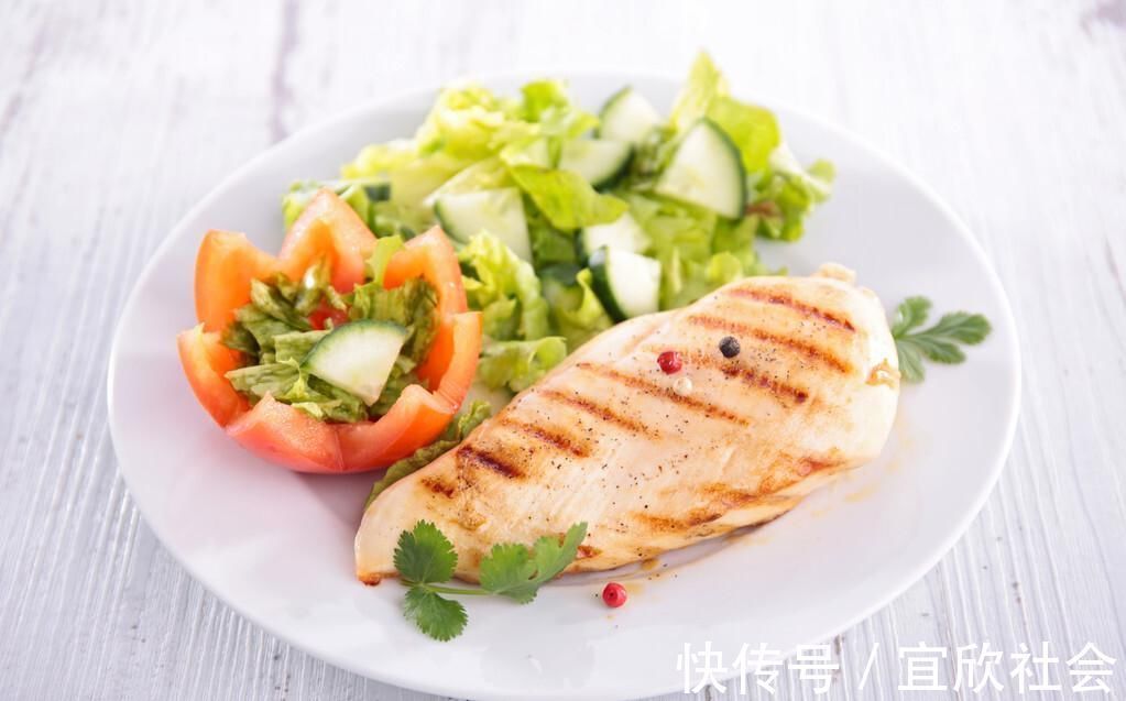 体脂率|想成为一位肌肉型男，你需要怎么做？从吃、睡、练三个方面入手