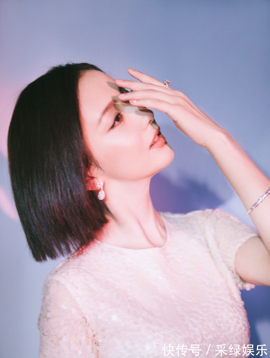 烫发 若你才30岁到40岁,换对这几款发型不显老,摩卡波波头发型更减龄