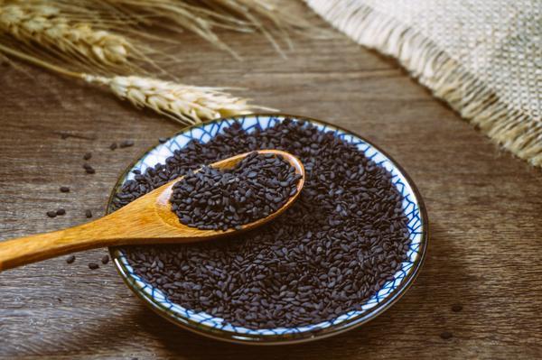 白芝麻|常吃芝麻对身体有什么好处早点了解，你会获益良多