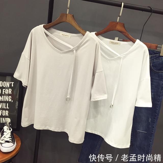 字母 对于微胖MM来说,一定要穿宽松的T恤,显瘦遮肉,你的首选