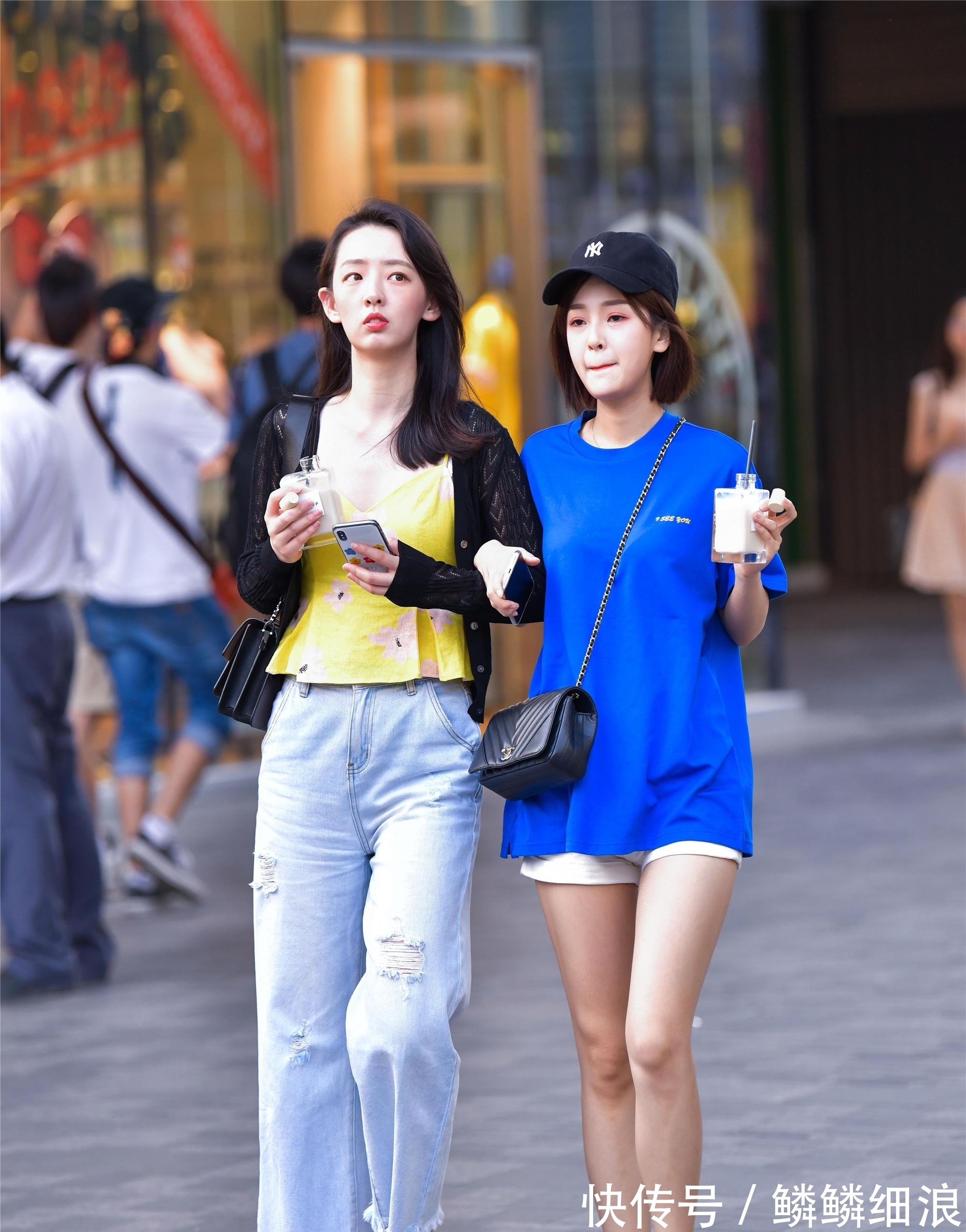 衣服 和闺蜜逛街,如何搭配出自己的味道,挑选衣服很关键