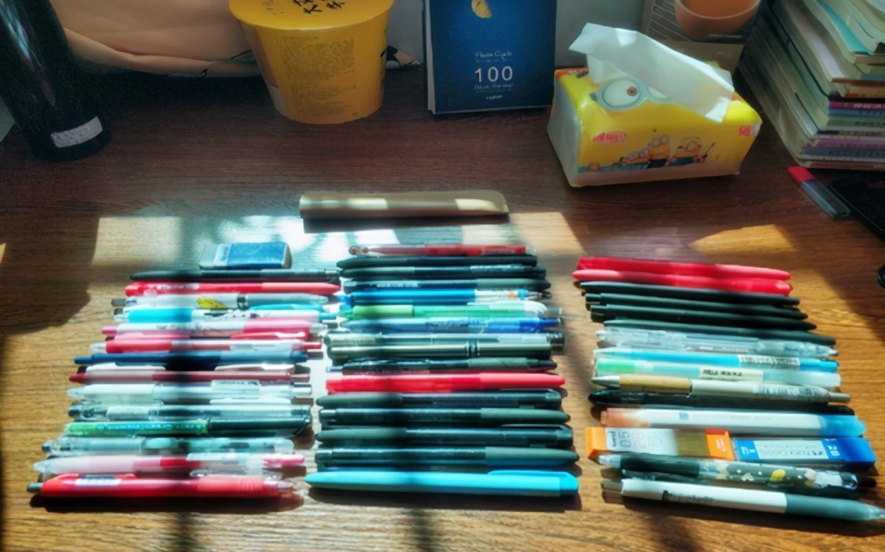 玩具|妈妈只给女儿买最便宜的玩具，并非是没钱，妈妈：带去学校就被偷