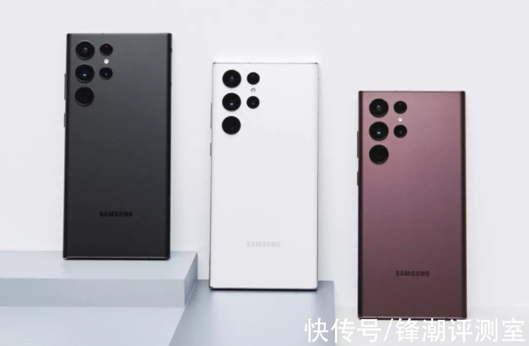 s8+|顶配过万的三星S22 Ultra，这次能和iPhone抗衡吗？