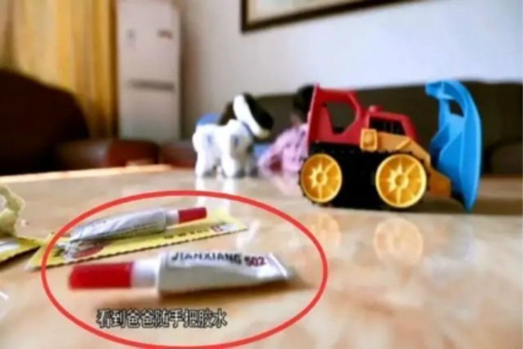 眼睛|女儿误将502当眼药水,妈妈用60秒挽救了娃,医生:向你学习