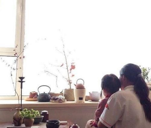 孙楠|走进孙楠现实中的家,仿佛住在森林木屋,连个厨房收纳架都是木的