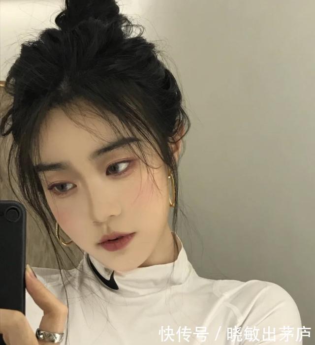 女性|扎马尾已经过时了今年,流行这四种“扎头发”时尚减龄依旧显小脸