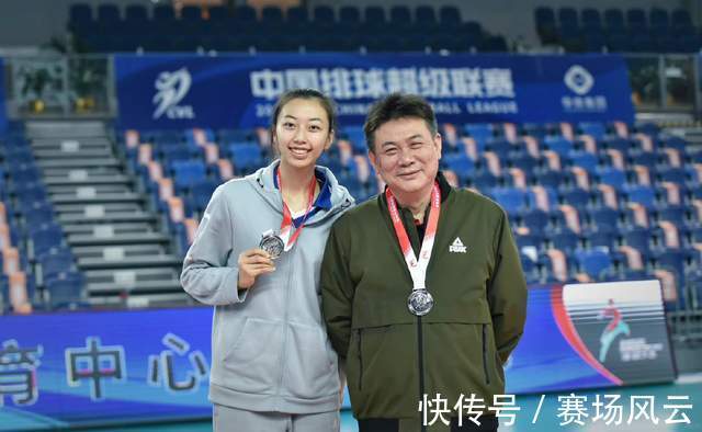 天津女排|蔡斌不满意球队表现?或影响竞选女排主帅,江苏4小将正在崛起