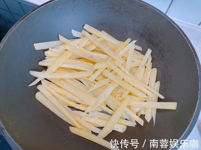 土豆泥|土豆最好吃最简单的做法，鲜香入味，成本不到1块钱，比肉还好吃