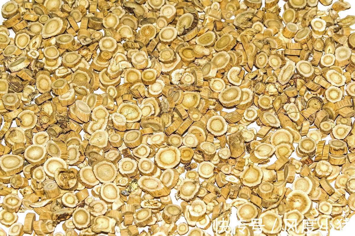 枸杞|老中医黄芪和“它”天生一对,连喝3天肾补满,肝病湿气全喝跑