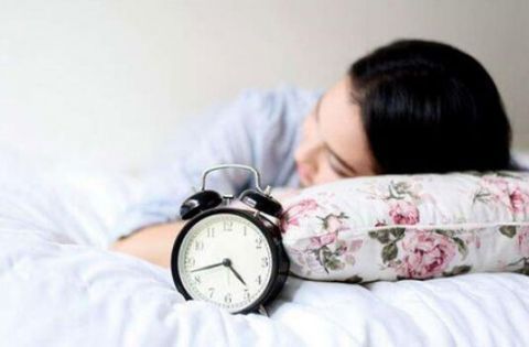 睡眠时间|到底为何会经常失眠这4种行为，才是失眠的罪魁祸首