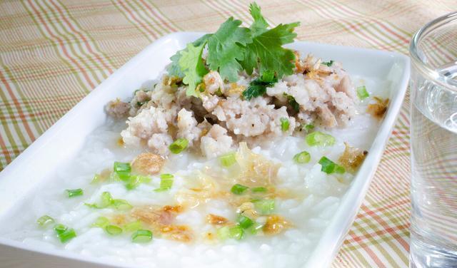 饮食习惯|7~9月宝宝喂养问题:怎样吃、吃多少、注意什么?新手父母要学会