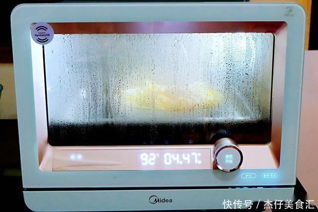 蒜蓉粉丝蒸娃娃菜的家常做法,又鲜又嫩,简单易做,好吃不长肉