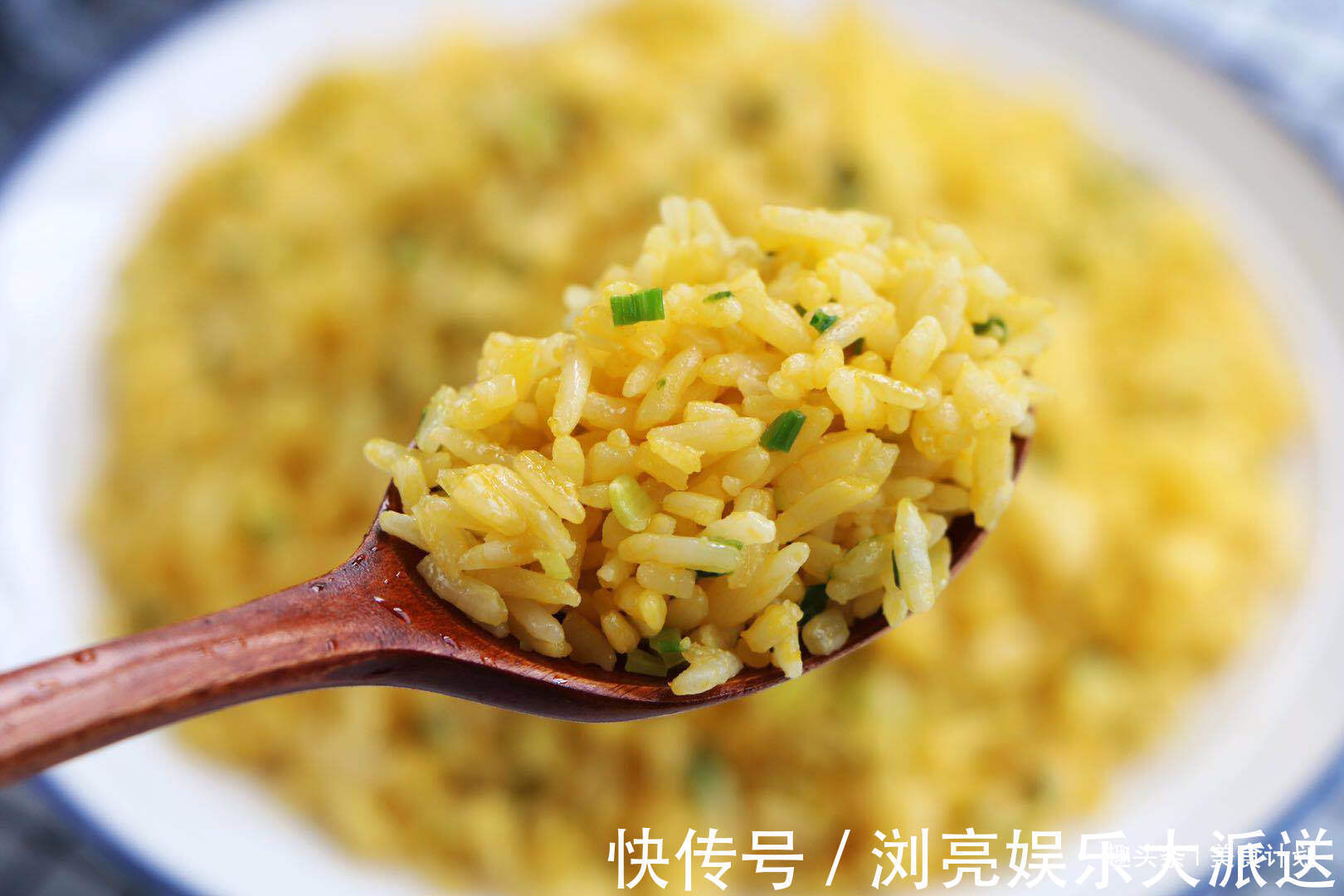 蛋黄|大米别炒饭了,加2个蛋黄拌一拌,好看更好吃,外面买不到哦!
