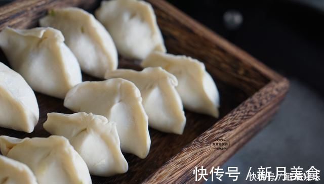 第一次用它来包饺子,超乎想象的好吃,皮薄大馅,个顶个的鲜