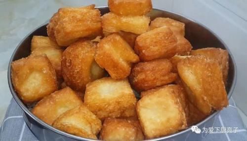 我家面粉就爱这样吃,加2个鸡蛋,焦脆香酥不油腻,吃过就念念不忘