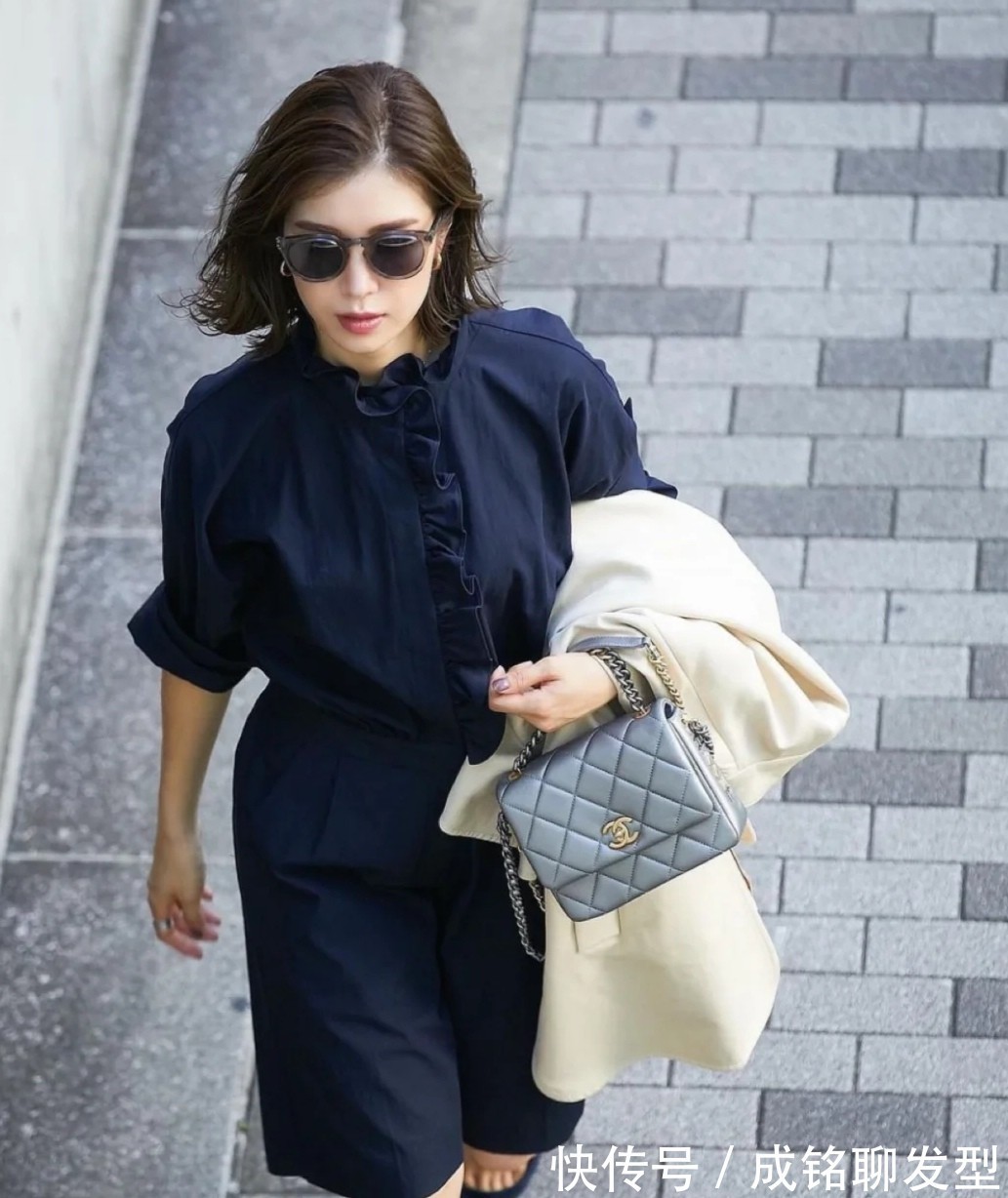 女人|女人过了四十岁,要避开这三个穿衣误区,容易拉低档次还影响气质