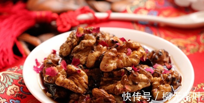 冬天,核桃和醋是绝配,坚持每周吃3回,很多人不知道有啥用!