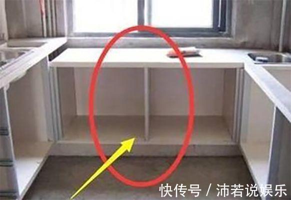 水槽|洗了十年碗才发现水槽边有个孔,一半人空着不用,聪明人悄悄用