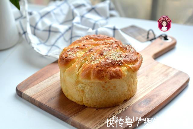早餐|面包没出炉就满屋飘蒜香,早餐零食不愁了,没菜没酱手撕吃一个